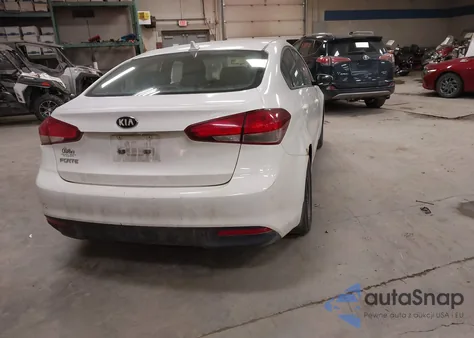 2018 Kia Forte Lx z USA, uszkodzony, nr VIN 3KPFK4A70JE213837
